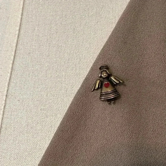 2piece Lined Skirt Suit. Rena Rowan. Jacket Sz 6. Skirt Sz8. One Button. 23” Hem - Picture 9 of 9